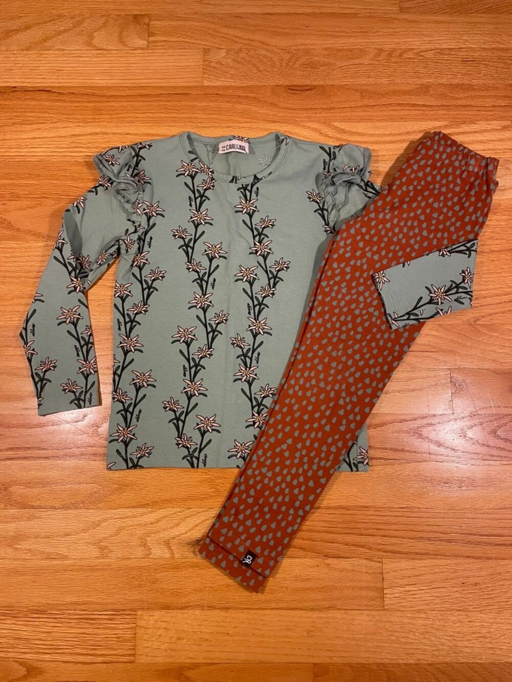 CarlijnQ Floral Top & Leggings